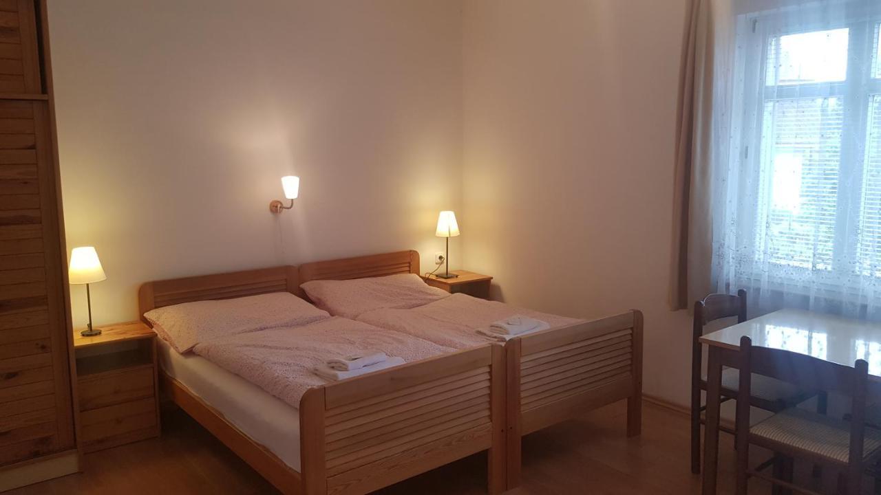 Pension Family Карлові Вари Екстер'єр фото