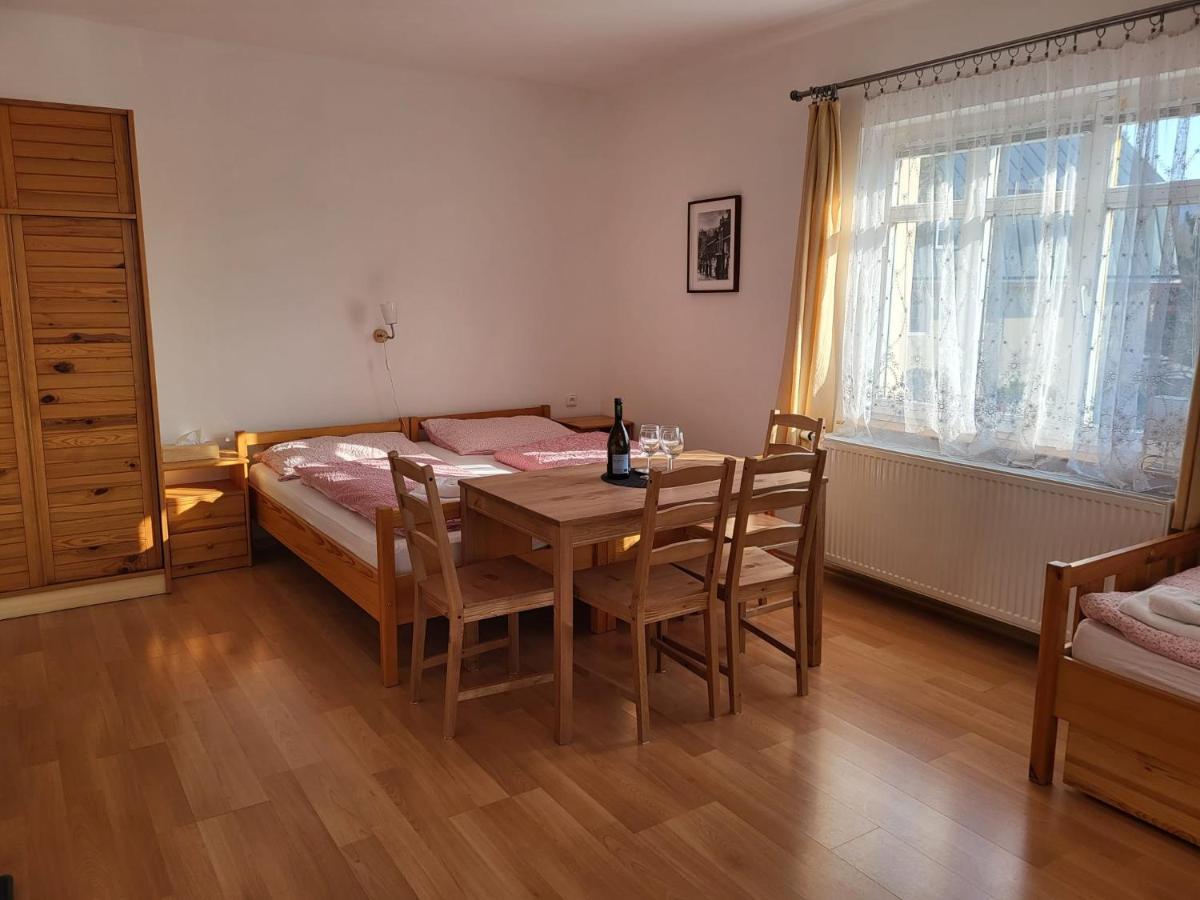 Pension Family Карлові Вари Екстер'єр фото
