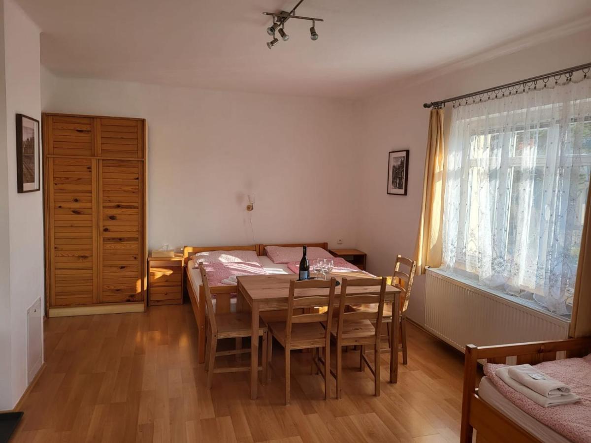 Pension Family Карлові Вари Екстер'єр фото